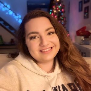 Meet your Posher, Caitlyn